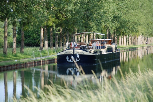 Luxury Cruise on barge Apres Tout